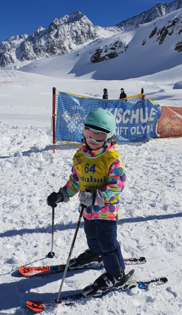 Narty z dziećmi - szkółka narciarska w Alpach