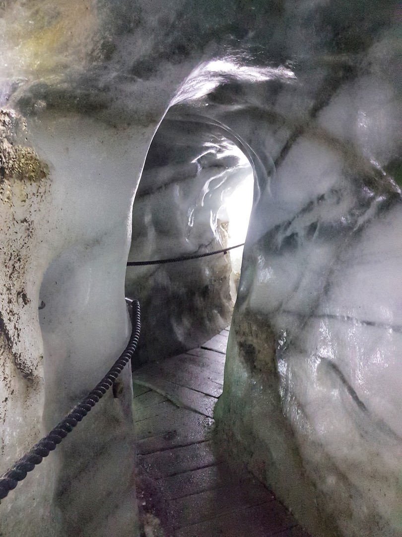 Ice Cave Eis Grotto jaskinia lodowa Stubai