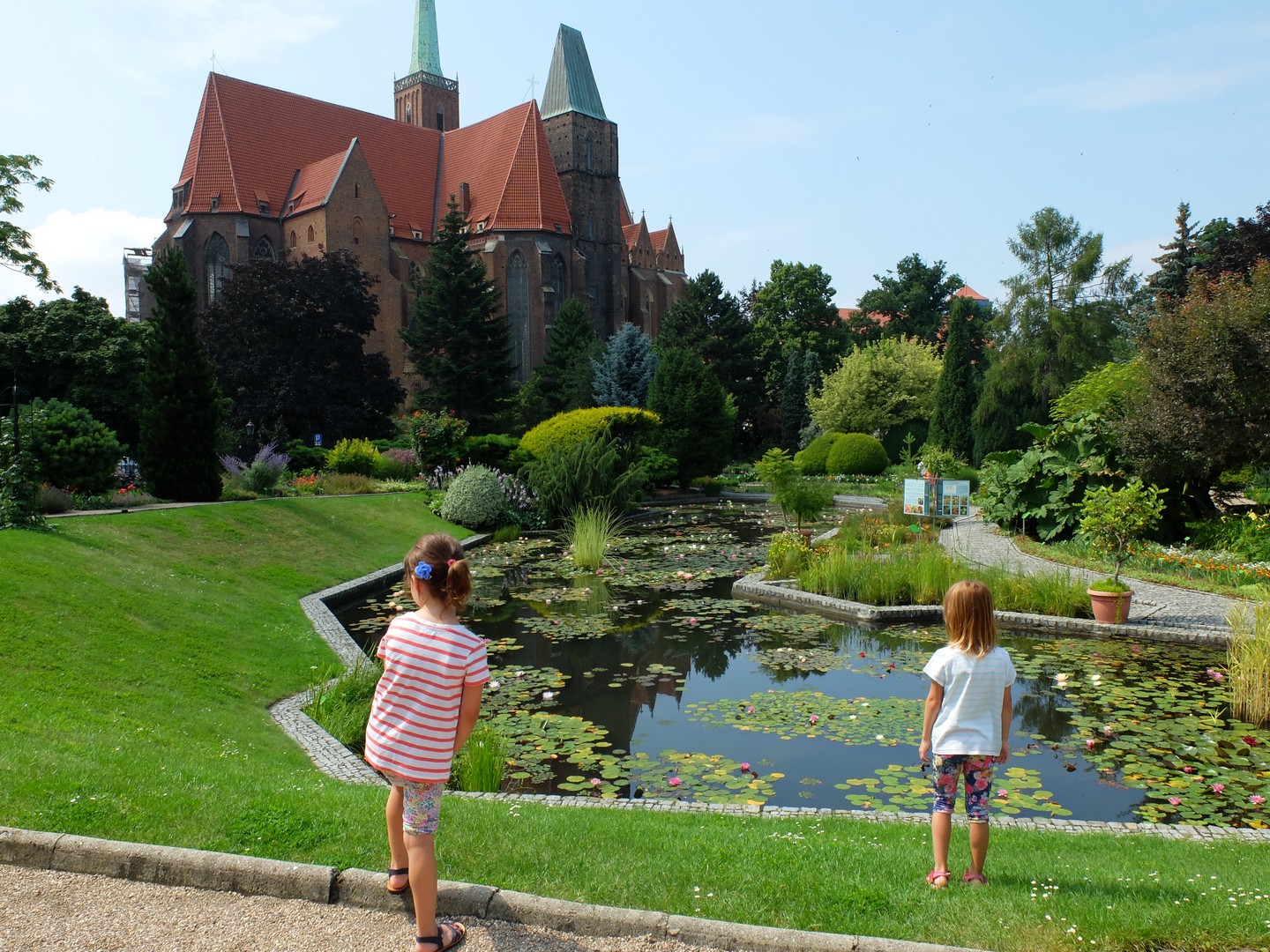 Wrocław z dziećmi ogród botaniczny latem
