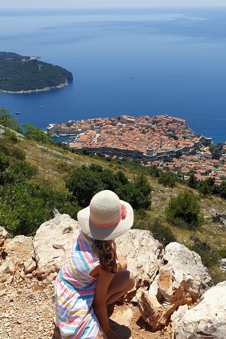Dubrovnik, wzgórze Srd z dziećmi