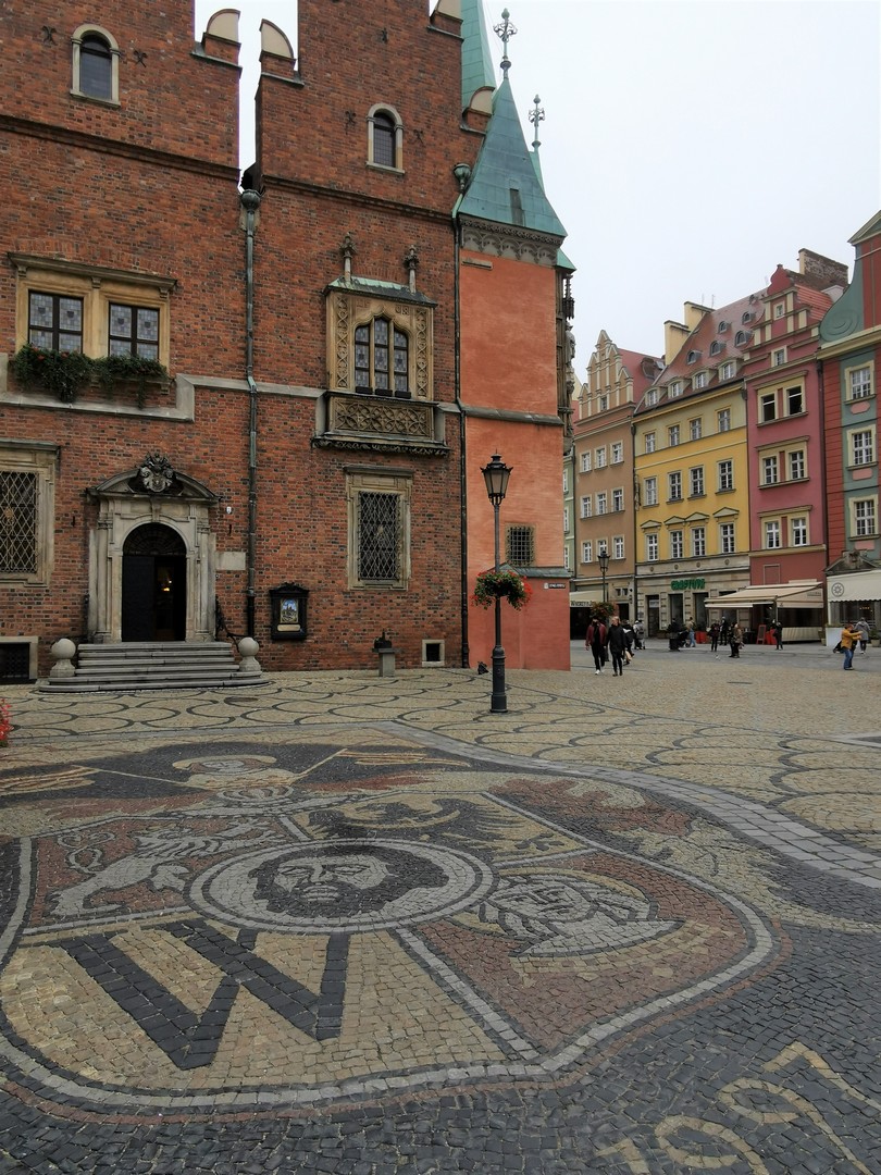 herb z kostki na rynku we Wrocławiu