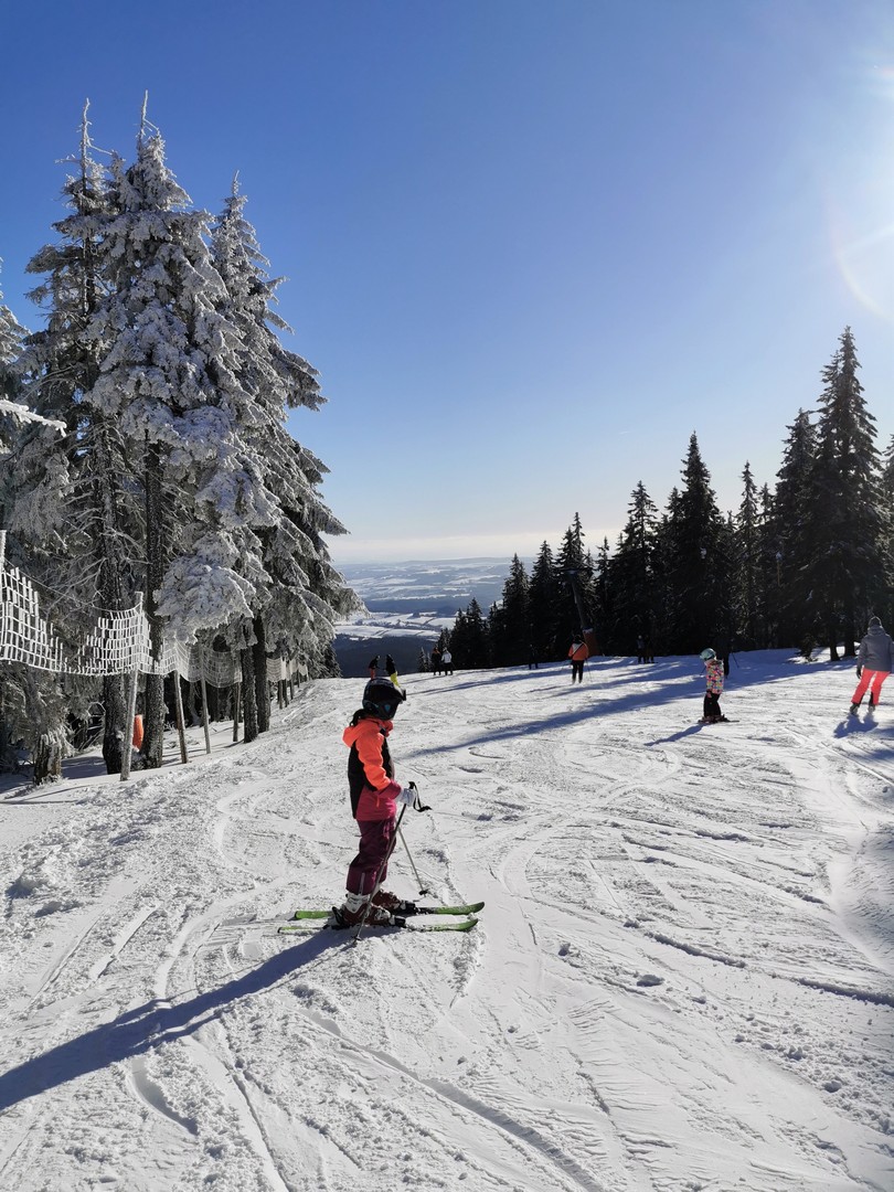 Cerna Hora Janske Lazne narty z dziećmi SilverMint
