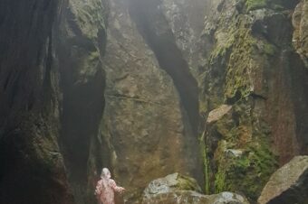 Góry Stołowe z dziećmi – w skalnym labiryncie