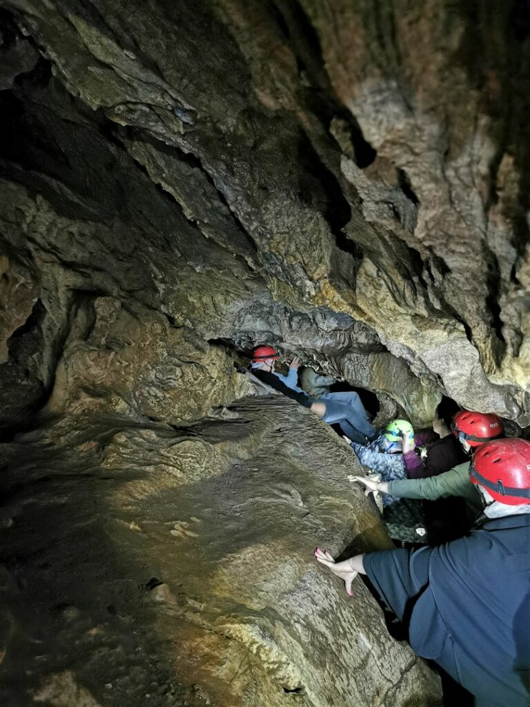 Jaskinia Radochowska – przygoda dla młodych grotołazów