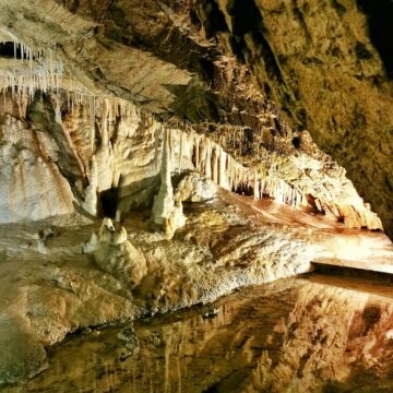 Jaskinia Niedźwiedzia – czy to najpiękniejsza jaskinia w Polsce?