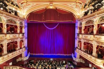 Opera Wrocławska: Dziadek do Orzechów. Czy warto iść z dziećmi na balet?